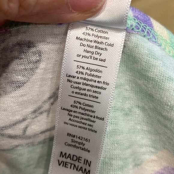 NWT Disneys Minnie Mouse Print , Scoop neck Short Sleeve T |Size Small - Picture 8 of 8